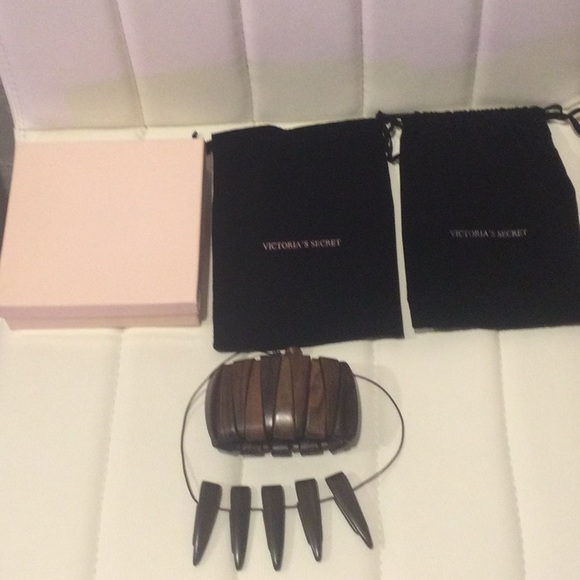 NWOT Victoria Secret Wooden Bohemian Casual Necklace and Bracelet - Picture 6 of 13